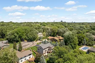 8713 Lakeview Cir, Bloomington, MN 55438 - Photo 7