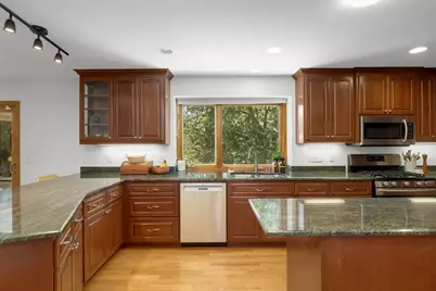 8713 Lakeview Circle, Bloomington, MN 55438 - Photo 15