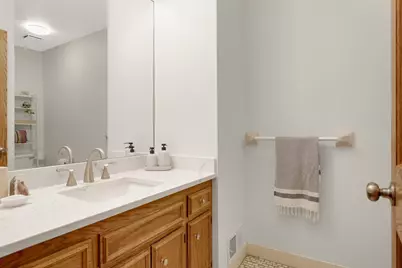 8713 Lakeview Circle, Bloomington, MN 55438 - Photo 29