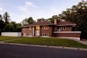 1631 21st Ave NW, New Brighton, MN 55112 - Photo 3