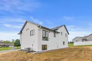 829 N Grant St, Ellsworth, WI 54011 - Photo 29