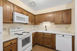 1011 41st Ave NE, Columbia Heights, MN 55421 - Photo 9