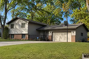 6090 Goldenrod Ln N, Plymouth, MN 55442 - Photo 1