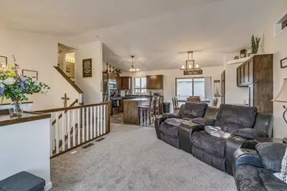 37621 Hawthorne Avenue, North Branch, MN 55056 - Photo 9