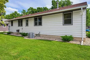 735 E 4th St, Litchfield, MN 55355 - Photo 19