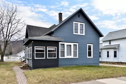 1051 W King Street, Winona, MN 55987 - Photo 1