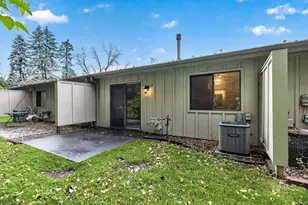 5831 Lake Curve Ln, Brooklyn Center, MN 55429 - Photo 29