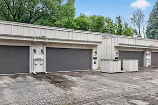 5831 Lake Curve Ln, Brooklyn Center, MN 55429 - Photo 23