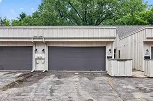 5831 Lake Curve Ln, Brooklyn Center, MN 55429 - Photo 25
