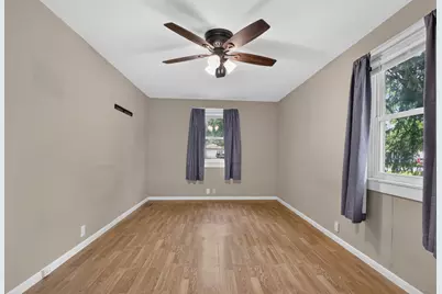 317 S 4th Street, Le Sueur, MN 56058 - Photo 13