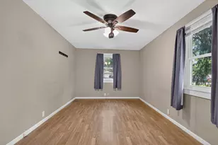 317 S 4th St, Le Sueur, MN 56058 - Photo 13