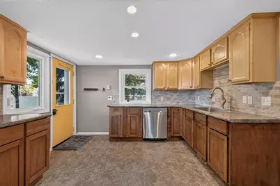 317 S 4th Street, Le Sueur, MN 56058 - Photo 9