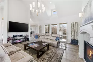 9810 Sky Ln, Eden Prairie, MN 55347 - Photo 17