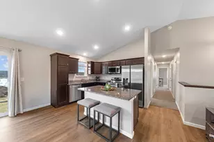 902 Emily Ct NE, Montgomery, MN 56069 - Photo 7