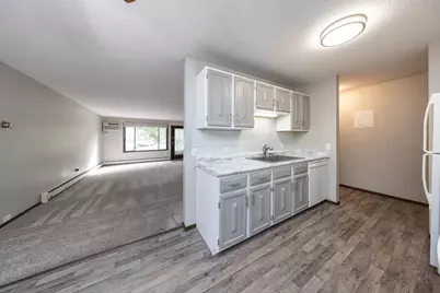 3917 Heritage Hills Drive #102, Bloomington, MN 55437 - Photo 5