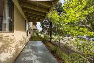 3917 Heritage Hills Dr, Bloomington, MN 55437 - Photo 9