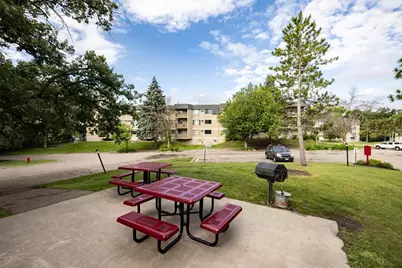 3917 Heritage Hills Drive #102, Bloomington, MN 55437 - Photo 23