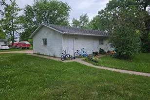 112 N 3rd St, Royalton, MN 56373 - Photo 5