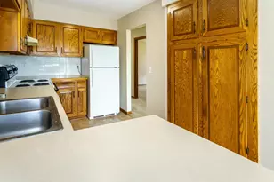10332 Balsam Ln, Eden Prairie, MN 55347 - Photo 5