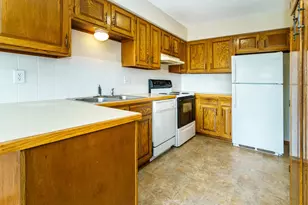 10332 Balsam Ln, Eden Prairie, MN 55347 - Photo 3