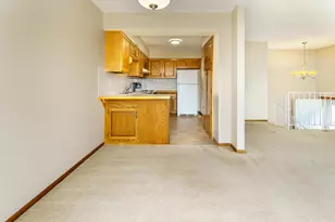 10332 Balsam Ln, Eden Prairie, MN 55347 - Photo 7