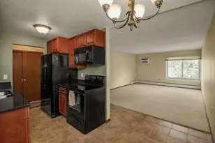 329 Geneva Ave N, Oakdale, MN 55128 - Photo 9