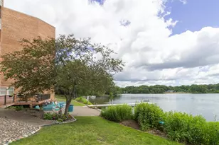 329 Geneva Ave N, Oakdale, MN 55128 - Photo 3