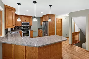 4708 Weston Hills Dr, Eagan, MN 55123 - Photo 9