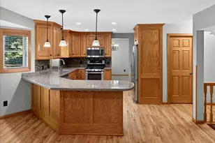 4708 Weston Hills Dr, Eagan, MN 55123 - Photo 9
