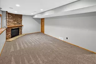 4708 Weston Hills Dr, Eagan, MN 55123 - Photo 43
