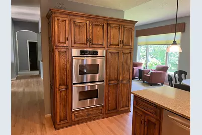 868 Bavaria Hills Terrace, Chaska, MN 55318 - Photo 5
