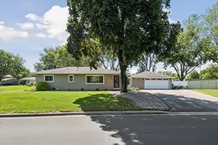 2134 Shale Ln, Eagan, MN 55122 - Photo 33