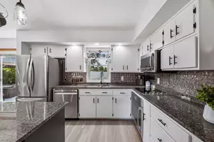 2134 Shale Ln, Eagan, MN 55122 - Photo 5