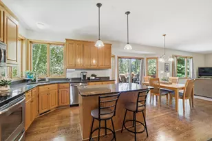 10362 Waterfront Dr, Woodbury, MN 55129 - Photo 9