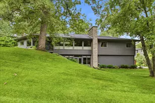 301 Ardmore Dr, Golden Valley, MN 55422 - Photo 27