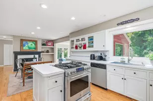 2530 Old Beach Rd, Wayzata, MN 55391 - Photo 9