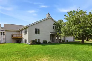 5758 Heather Ridge Dr, North Saint Paul, MN 55126 - Photo 35