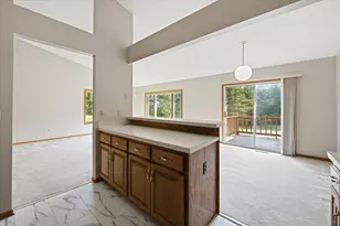 5758 Heather Ridge Dr, North Saint Paul, MN 55126 - Photo 9