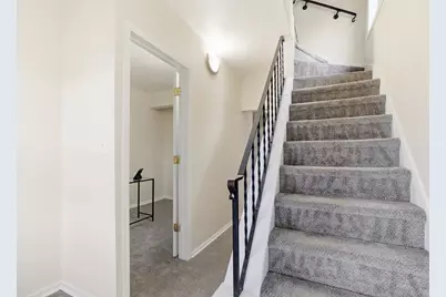 256 Rose Avenue W, Saint Paul, MN 55117 - Photo 11