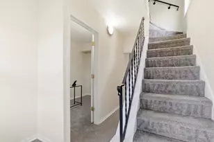 256 Rose Ave W, Saint Paul, MN 55117 - Photo 11