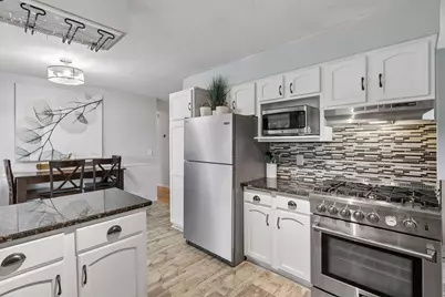 1913 Independence Avenue N, Golden Valley, MN 55427 - Photo 11