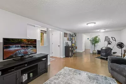 1913 Independence Avenue N, Golden Valley, MN 55427 - Photo 21