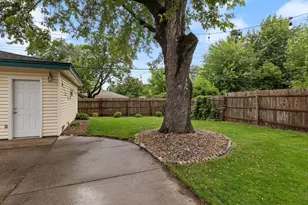 1913 Independence Ave N, Golden Valley, MN 55427 - Photo 35