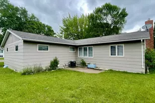 1006 10th St SW, Wadena, MN 56482 - Photo 7