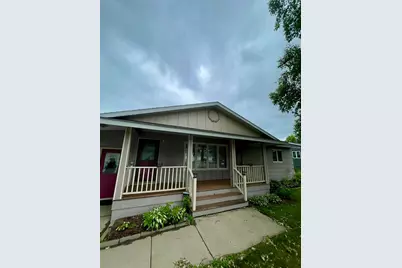 1006 10th Street SW, Wadena, MN 56482 - Photo 3