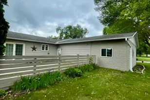 1006 10th St SW, Wadena, MN 56482 - Photo 5