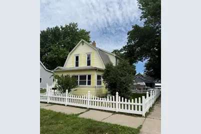 302 Nicollet Avenue, North Mankato, MN 56003 - Photo 1
