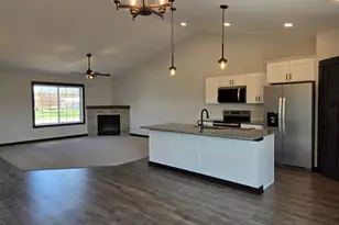 1363 Cullen St, Saint Peter, MN 56082 - Photo 11