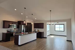 1363 Cullen St, Saint Peter, MN 56082 - Photo 9