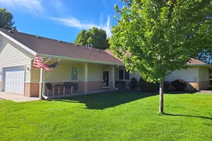 12998 Evergreen Dr, Lindstrom, MN 55045 - Photo 1